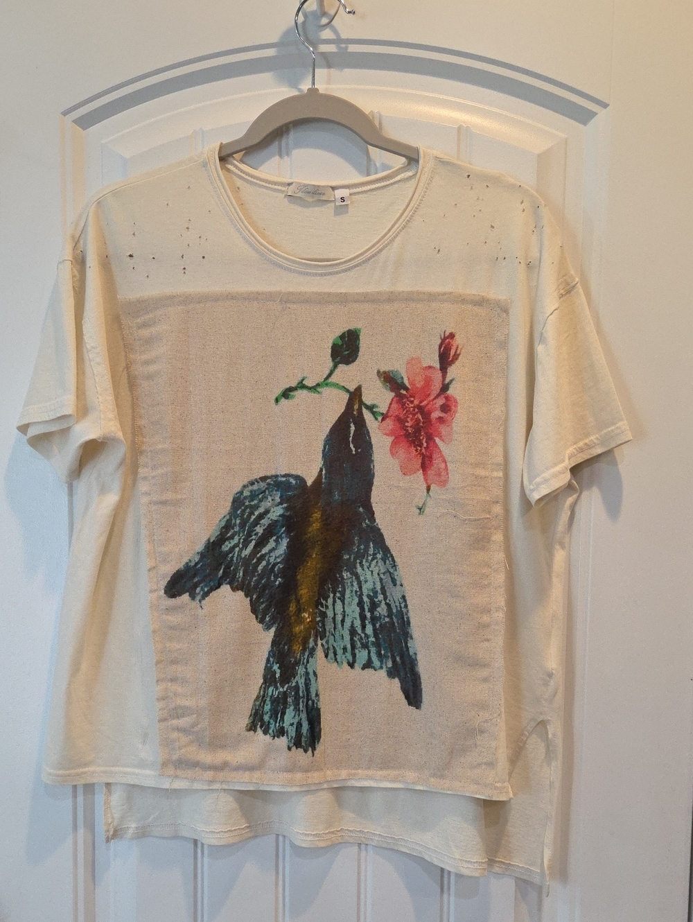 I Love Linen Women's Cream Graphic Bird & Flower High Low Relaxed Tee
